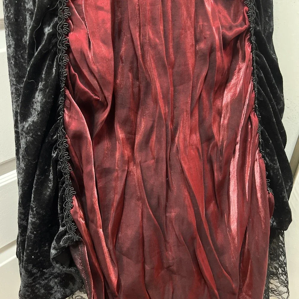 VTG Y2K Gothic Velvet Satin Vampire Gown, Laced Petticoat ,Choker Sz M Halloween